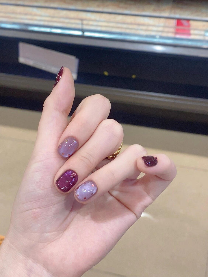 Kunstnägel mit Einzigartigen Glitzerakzenten Karnz