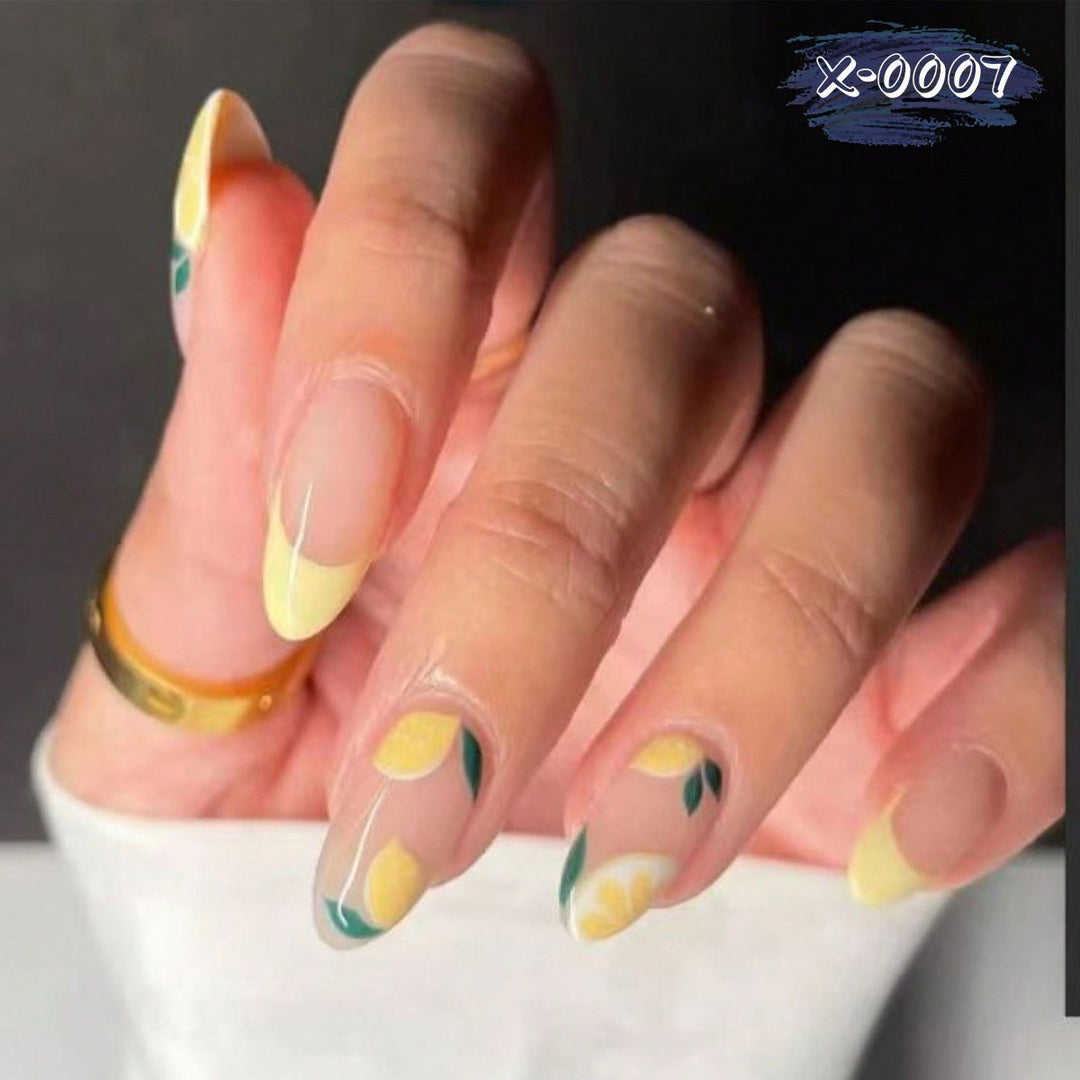 Stylisches Nagelkunst-Set mit Zitrone und Blumenmuster