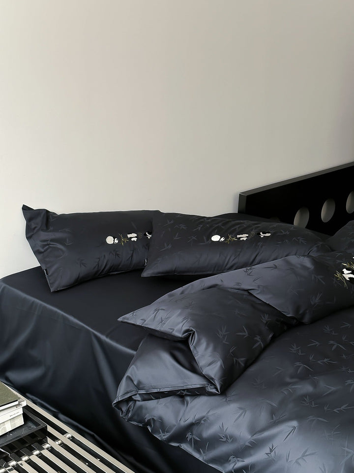 Fein gewebtes Baumwollsatin-Bettwäsche-Set mit Panda-Stickerei und Bambus-Jacquard