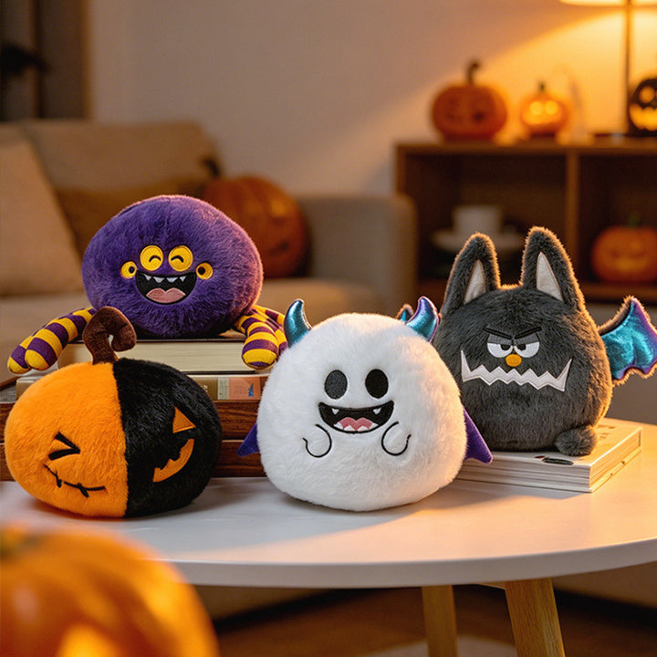 Kuscheliger Deko-Kürbis Plüschkissen mit Gesicht und Samtfüßchen