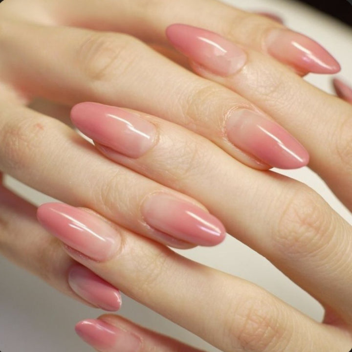 Premium Glänzende Ombre Stiletto Press-On Nagelspitzen Karnz