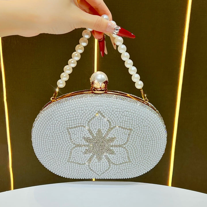 Perlenbesetzte Abendclutch