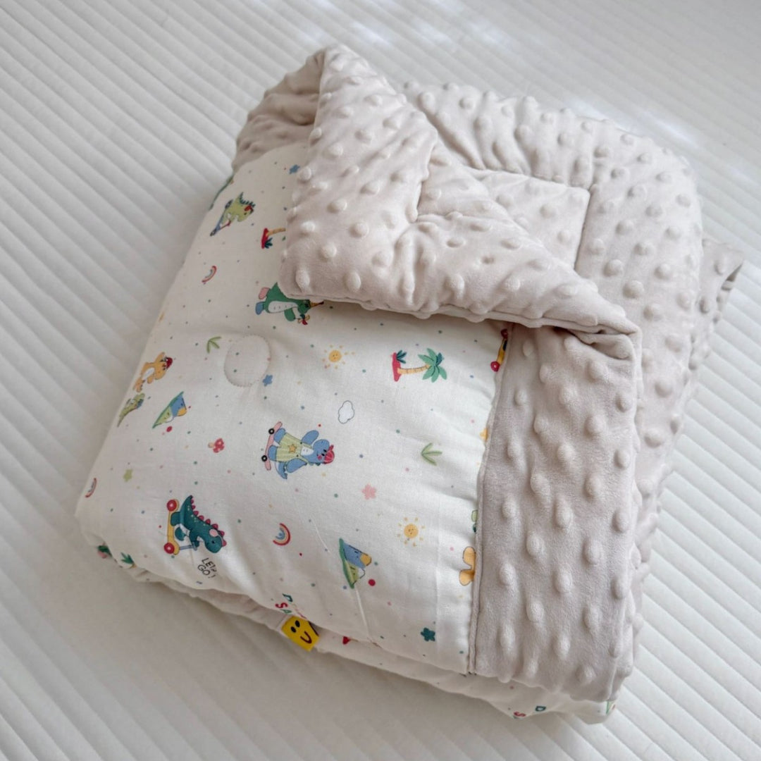 Wendbare Minky Dot Babydecke mit Baumwoll-Teddy-Druck und gestepptem Futter