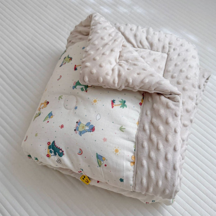 Wendbare Minky Dot Babydecke mit Baumwoll-Teddy-Druck und gestepptem Futter