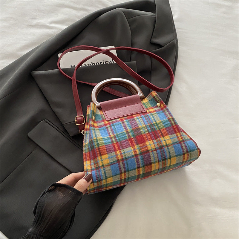 Karo Strukturierte Mini-Handtasche Karnz