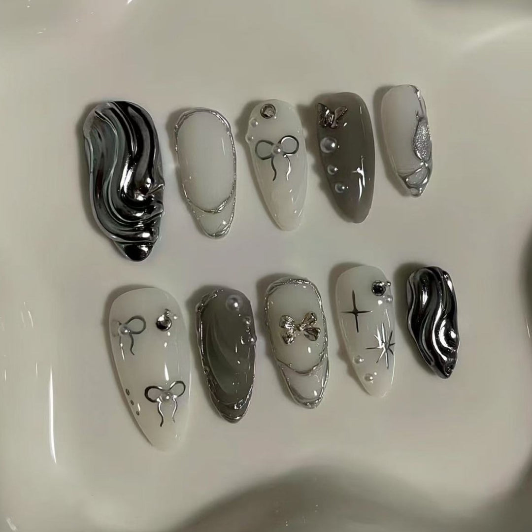 Dekorative Nagelspitzen Karnz