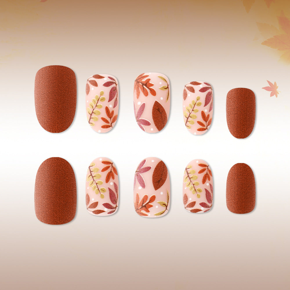 Künstlerische herbstlich inspirierte Nagelkunst Karnz