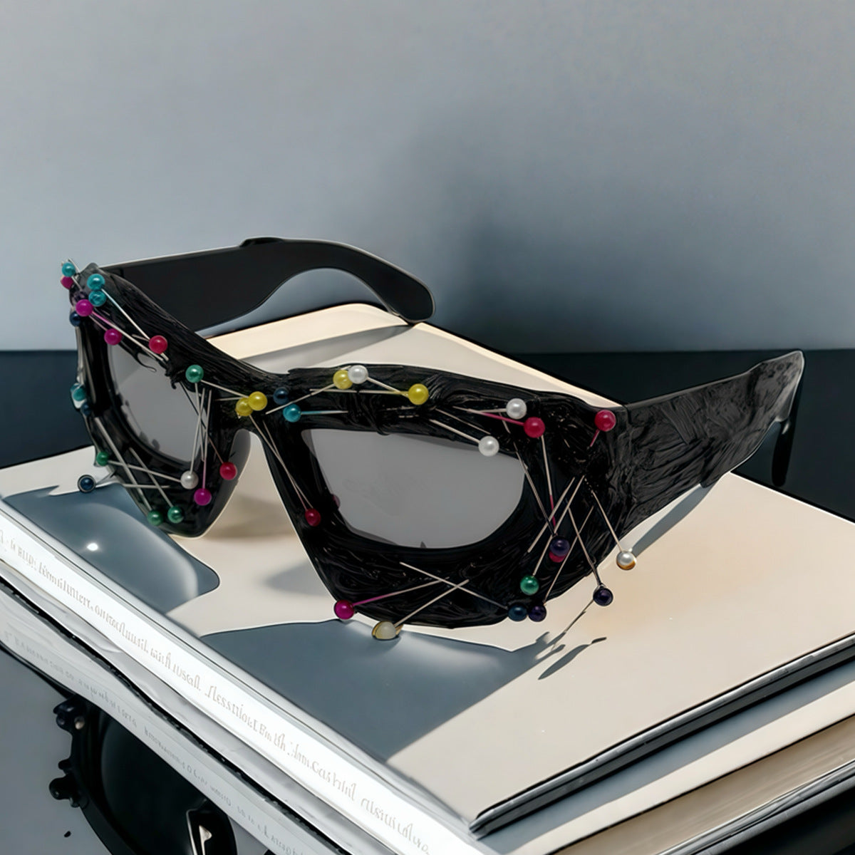 Damen Kreative Design-Sonnenbrille mit innovativem Akzent Karnz