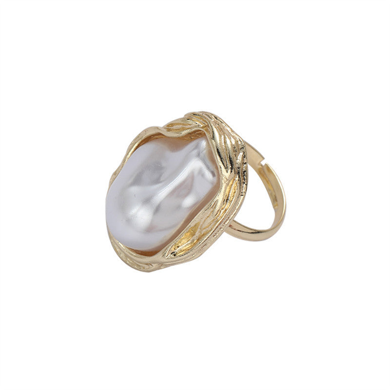 Eleganter Perlring mit Einzigartigem Design Von Karnz