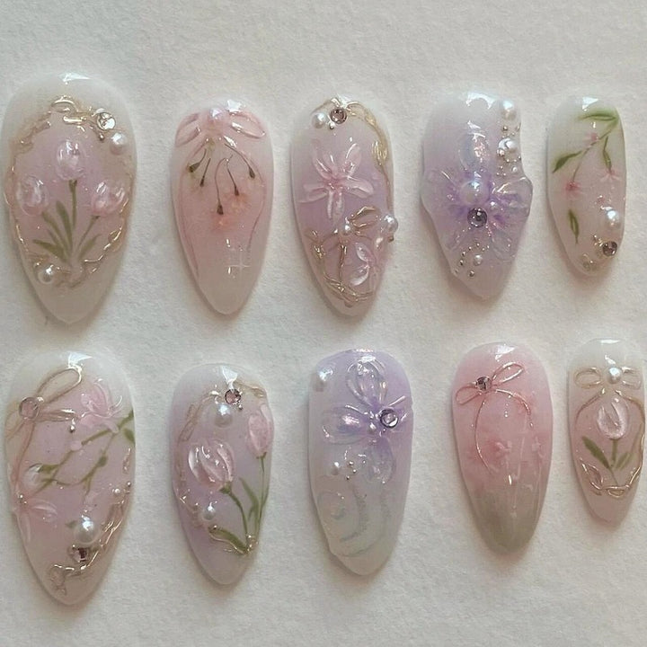 Künstlerisches Floral- und Stern-Applikationen Press-On Nagelset Karnz