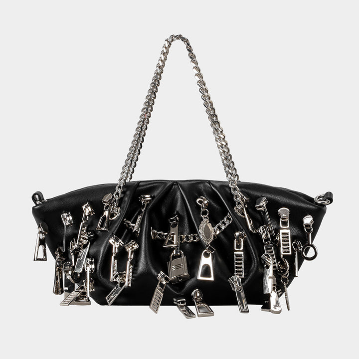 Dekorative Handtasche mit Kettenakzenten