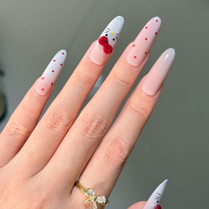 Dekoratives Press-On-Nagelkunst-Set mit Charakterdesign Karnz