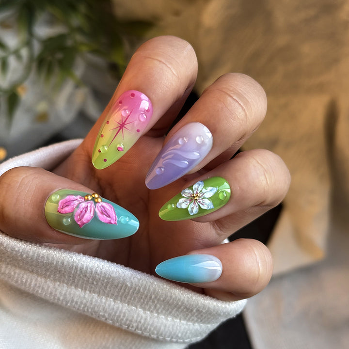 Künstlerisches Floral-Verzierte Press-On Nagelset Karnz