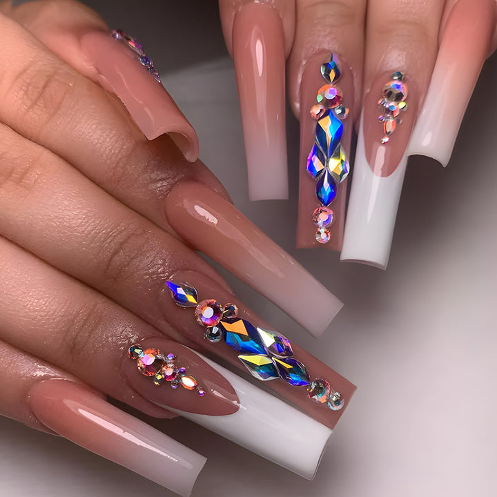 Glamouröse mit Strass verzierten Press-On Nagel-Set Karnz