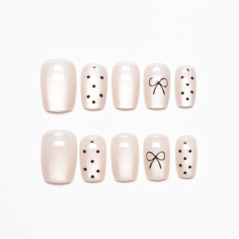 Chic Minimalist Press-On Nail Set Karnz