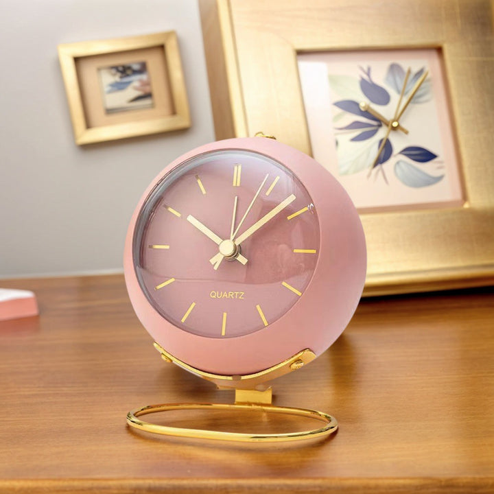 Tischuhr Im Eleganten Retro-Design Karnz