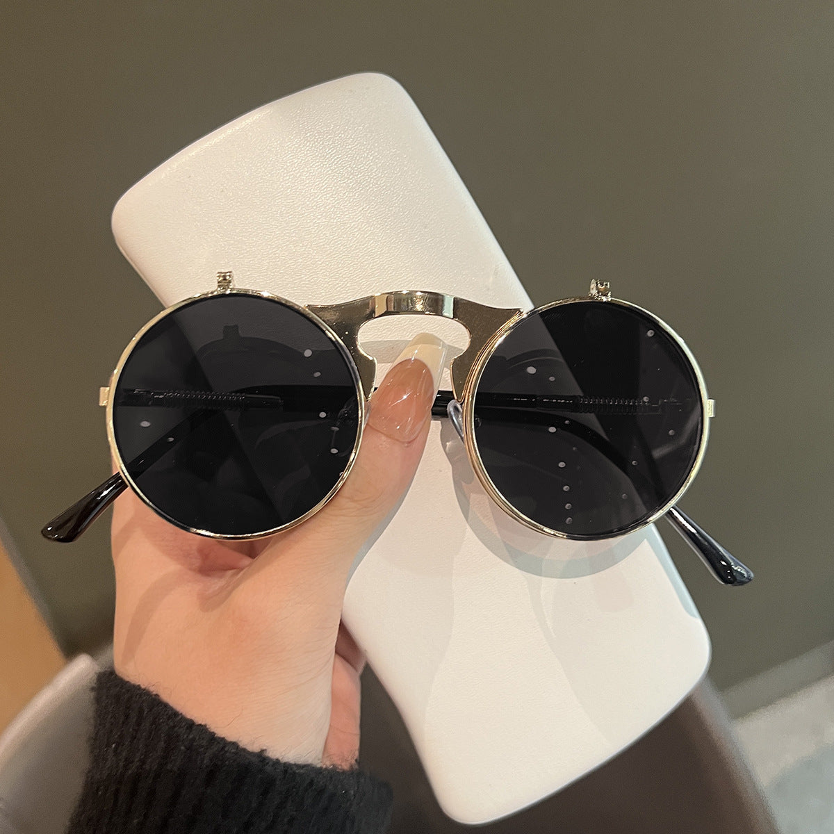 Damen Runde Designer-Sonnenbrille mit innovativem Rahmen Karnz