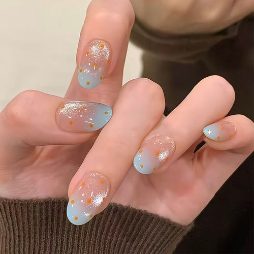 Dekorative Press-On-Nagelkunst mit Ombre-Design Karnz