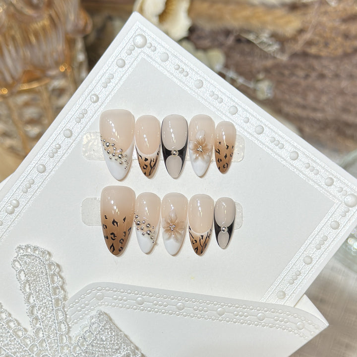 Wiederverwendbares Press-On Nagelset Karnz