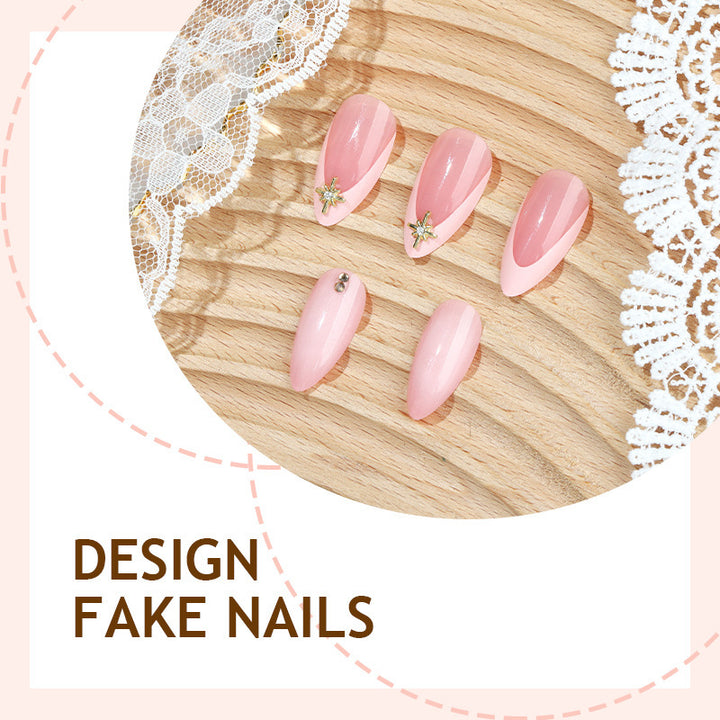Künstliche Nagel-Kreationen mit eleganten Blumendetails Karnz
