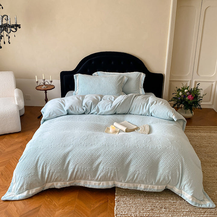 Texturiertes botanisches Matelassé-Bettbezug-Set mit satiniertem Saum