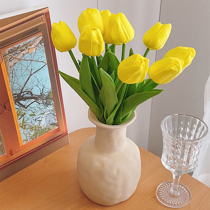 Realistische dekorative Tulpenblumenarrangement