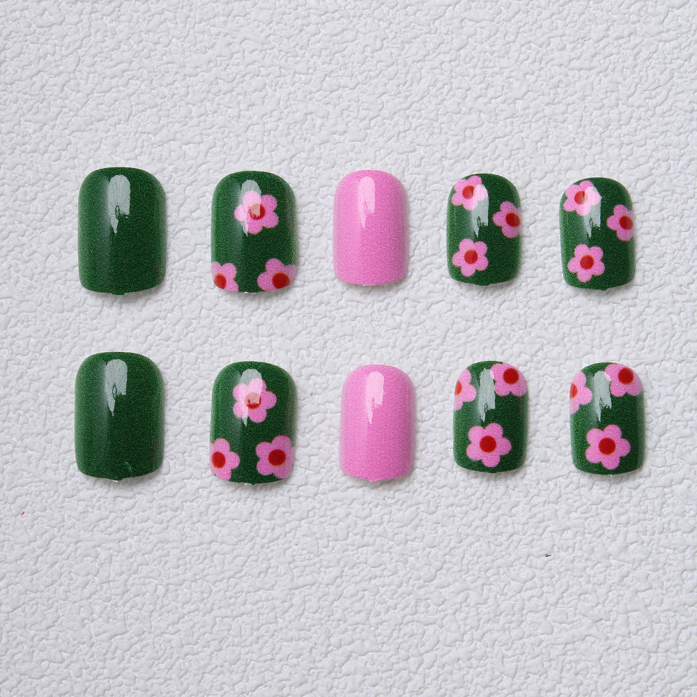 Verspielte florale Press-On Nägel Karnz