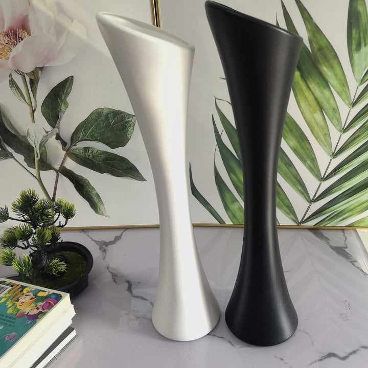 Zeitgenössische Skulpturvase Karnz