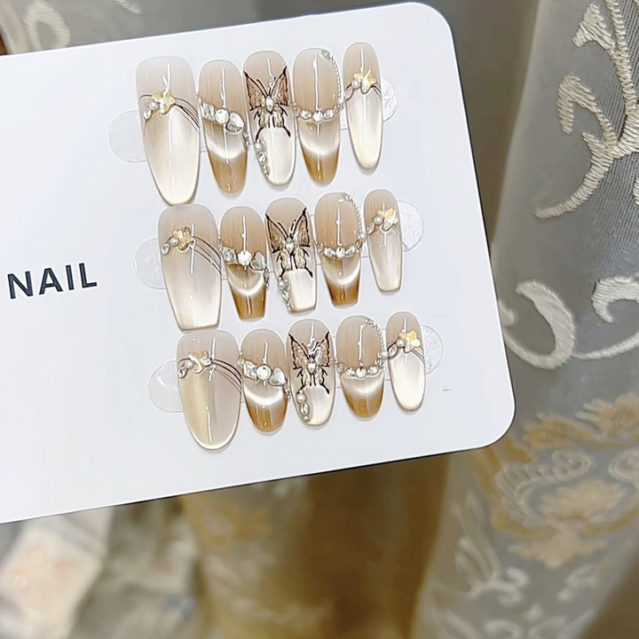 Künstlerisches Schmetterlings- und Perlenverziertes Press-On-Nagelset Karnz