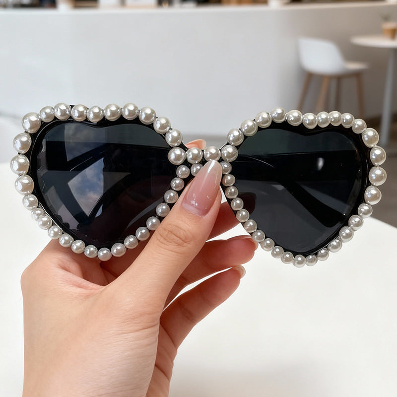 Herzförmige mit Strass verzierte Sonnenbrille Karnz