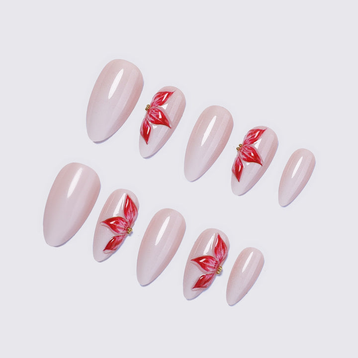 Kunstnägel mit floralen Designs Karnz