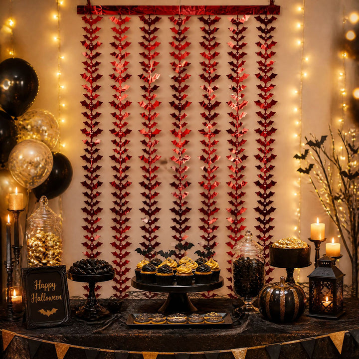 Hängender Halloween-Vorhang aus Metallic-Folienstreifen mit Fledermaus-Silhouetten