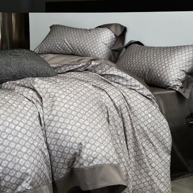 Elegante Bettwäsche-Garnitur aus Baumwollsatin mit dezentem Jacquardmuster und Wendefunktion