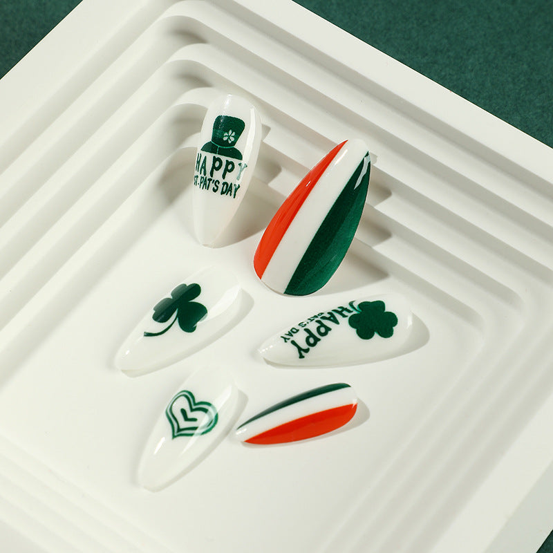 Trendige Nagelkunst im Irland-Stil Karnz