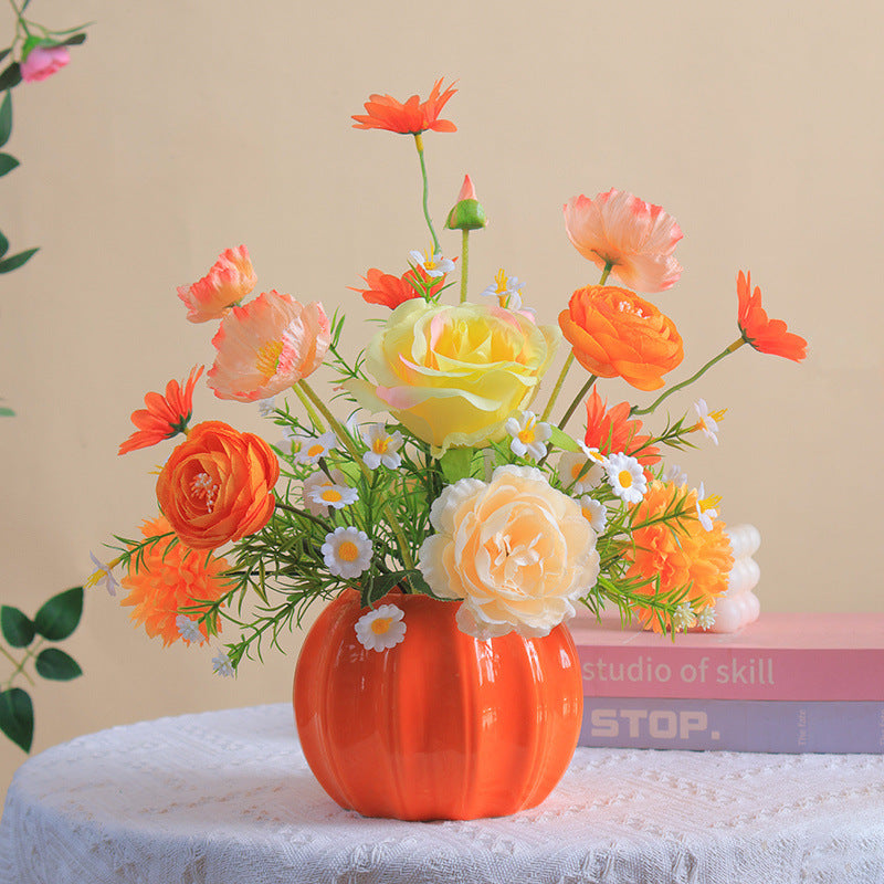 Dekorative Blumenanordnung für die Wohnkultur