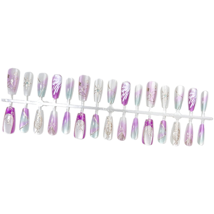 Premium Press-On-Nagelkunst-Set mit eleganten metallischen Designs