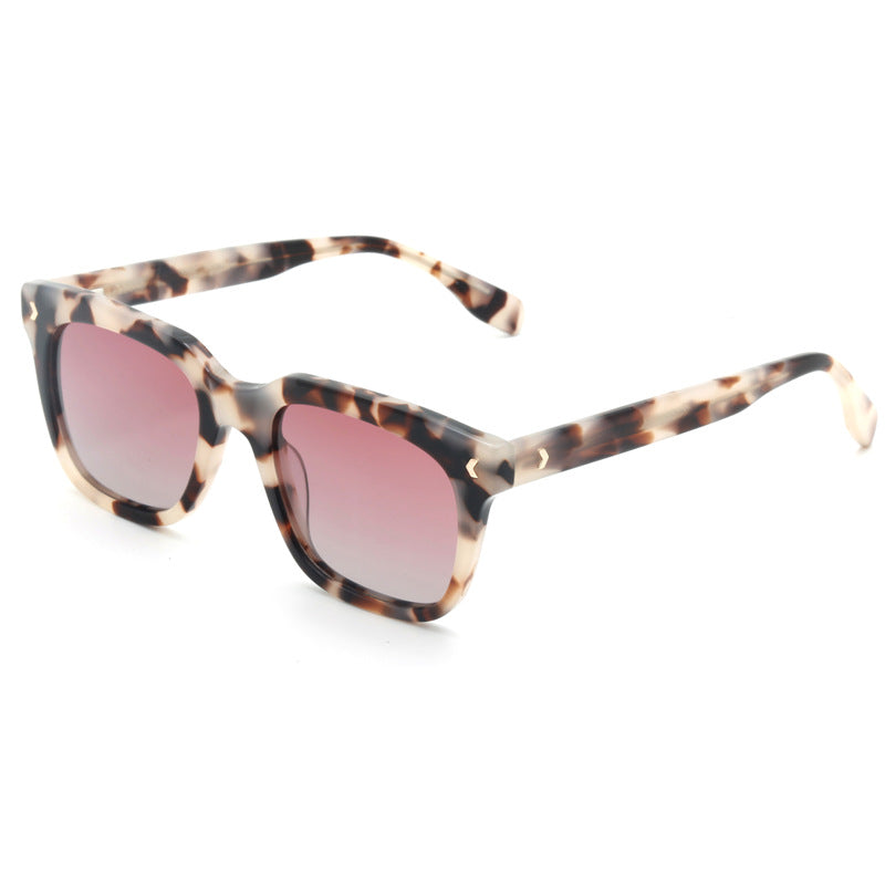Damen modische oversized Sonnenbrille mit innovativem Kunststoffgestell Karnz