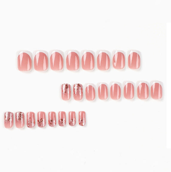 Elegante Press-On Nagelkunst Karnz