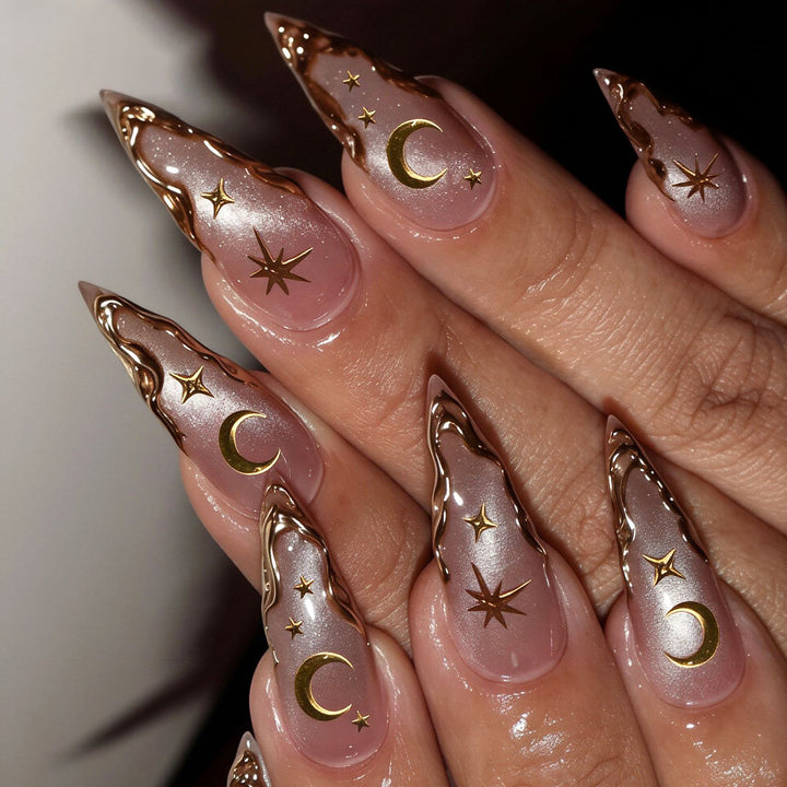 Künstlerische Stiletto-Nagelkunst-Tipps mit himmlischen Akzenten Karnz