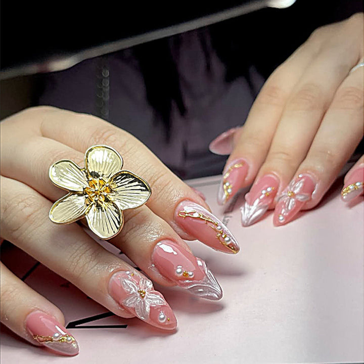 Premium Dekorative Press-On Nagelset mit floralem und Schmuckakzenten Karnz