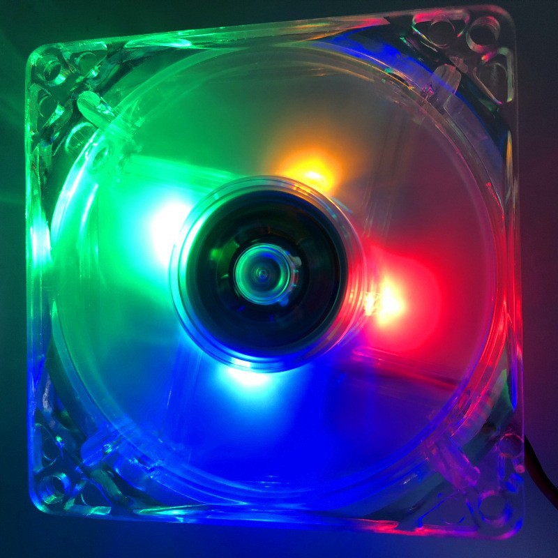 Rgb-Lüfter mit Leuchtendem Rand Von Karnz