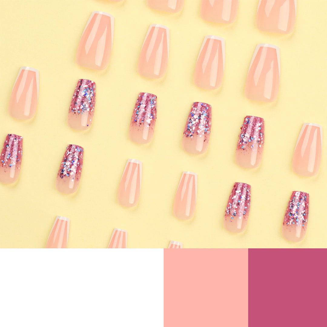 Glamouröse Glitzer-Nägel mit Eleganter French-Tip Karnz