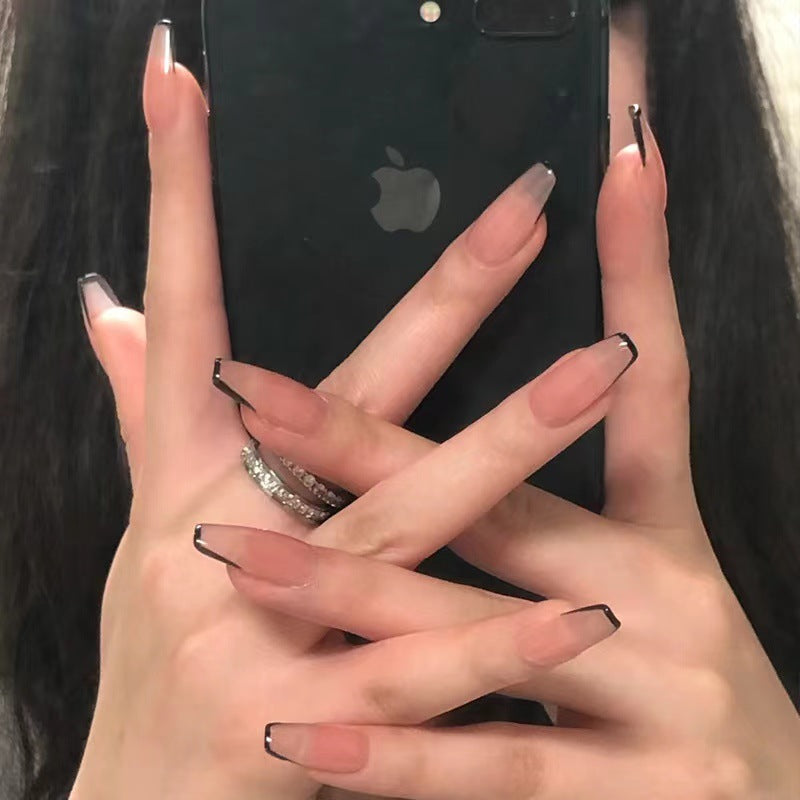 Kunstvolle Stiletto Nagelspitzen Karnz