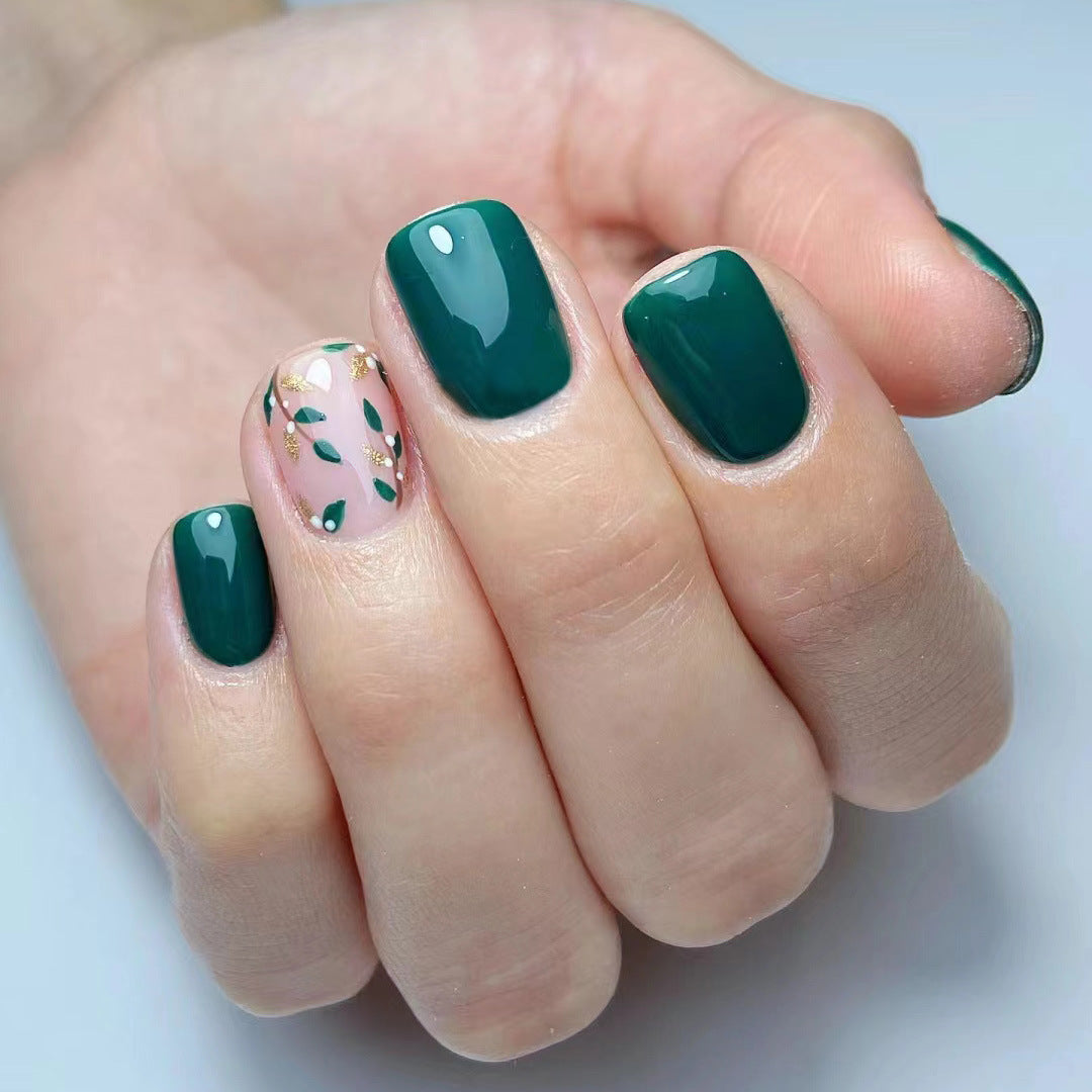 Künstlerisches Florales Nagelkunstdesign