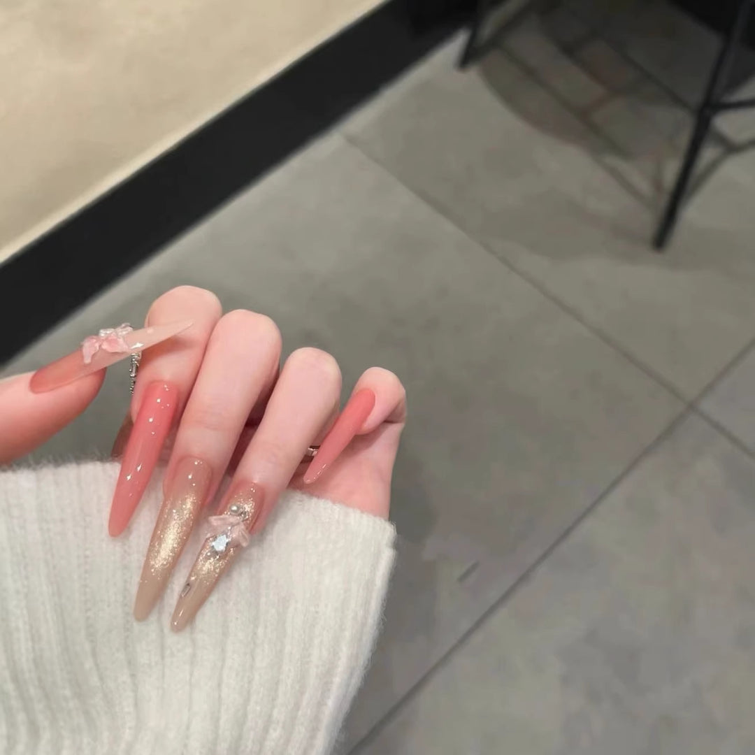 Dekorative Glitzer Stiletto Nagelverlängerungen