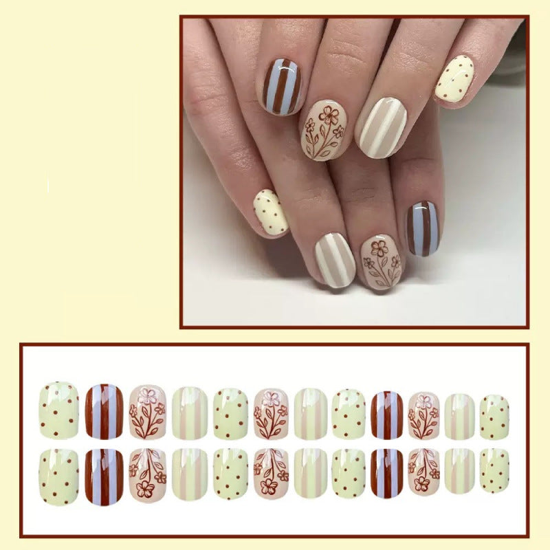 Kreative Nagelkunst Karnz