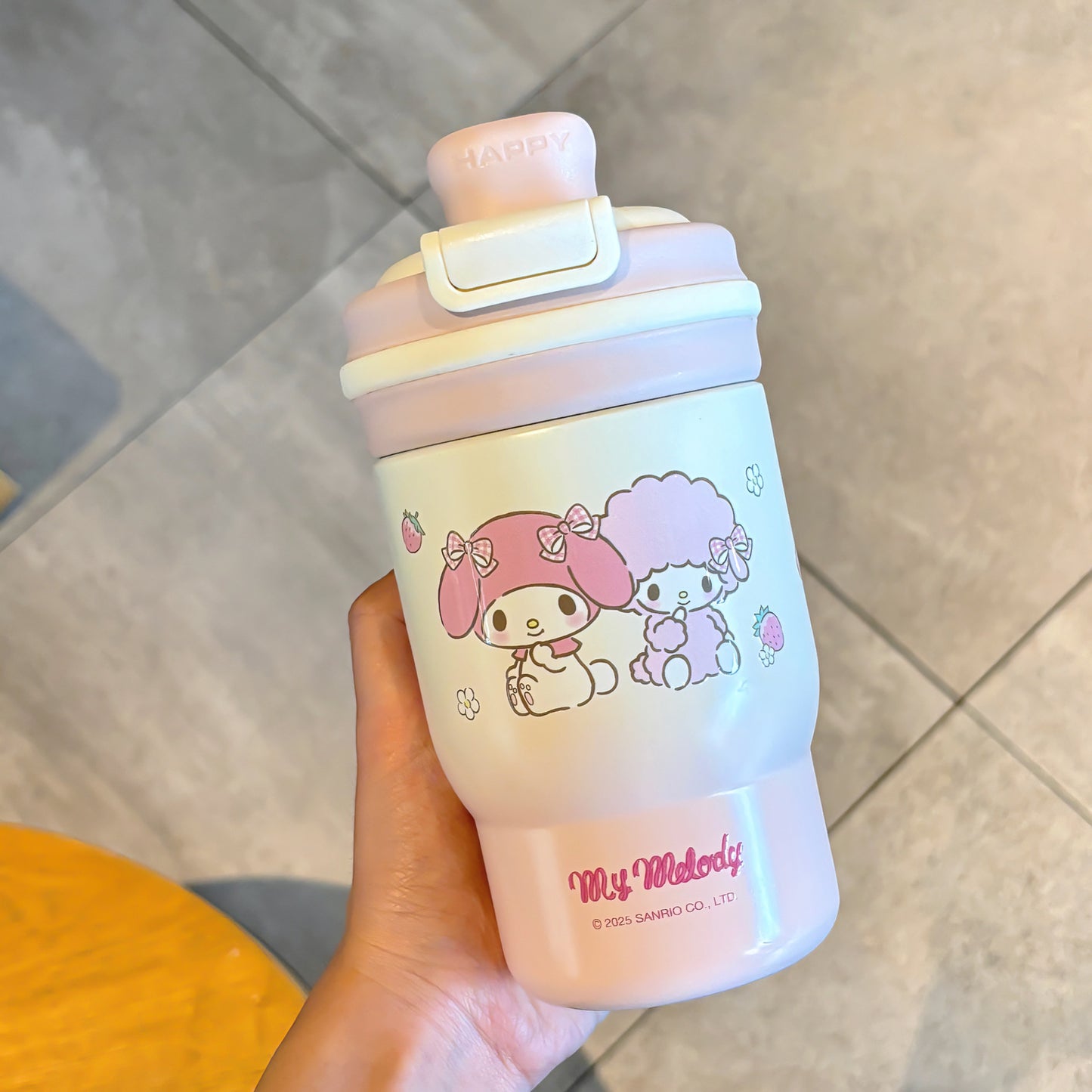 Unisex Becher mit verscheidbaren Deckel Karnz