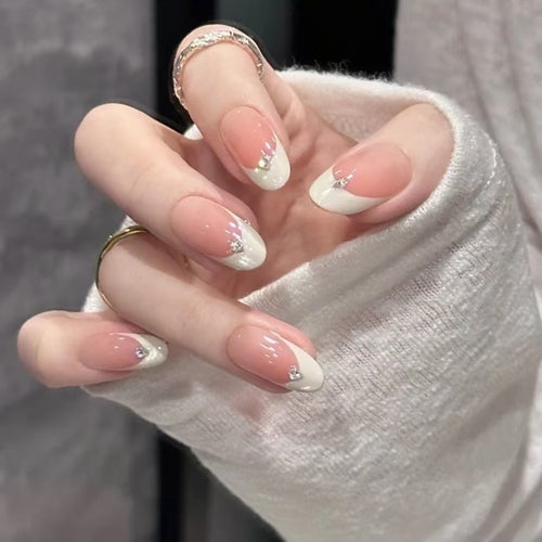 Elegantly Designed Faux French Tip Nagelkit
