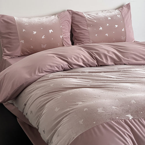 Luxuriöse Bettwäschegarnitur mit seidenmattem Finish und Schmetterlingsjacquard