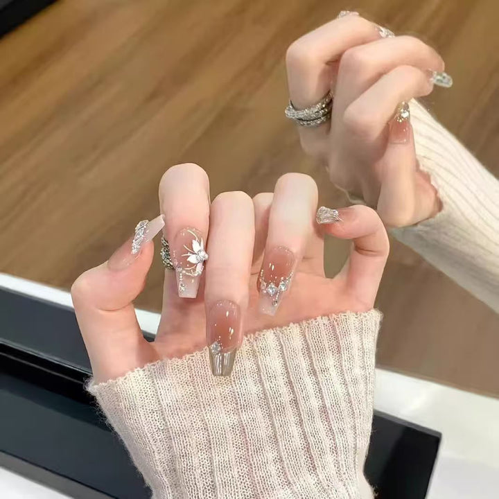Künstlerisches Stiletto Press-On Nagelkunst Karnz